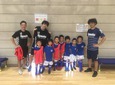 立川府中アスレティックＦＣ完山選手と小学生たち